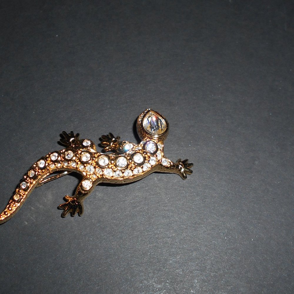 Gloria Vanderbilt Saworski Crystal Iguana Brooch